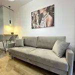 Budki Szczesliwickie 25 By Homeprime